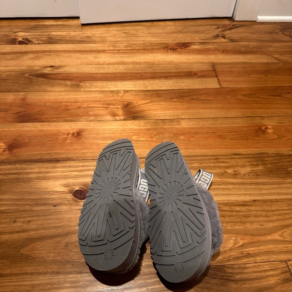 slip on platform uggs - Picture 2 of 2